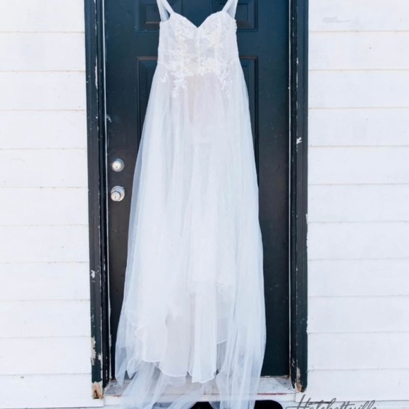 Melissa Sweet Dresses & Skirts - Melissa Sweet Wedding Dress- Good condition